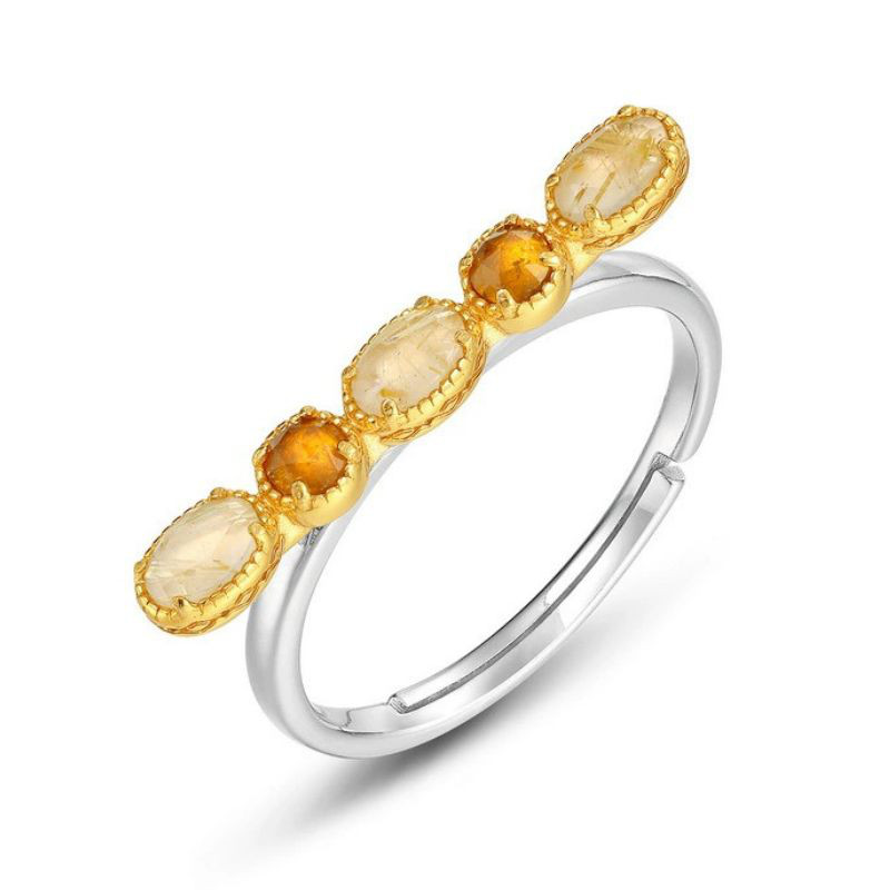 ルチルクォーツとガーネットのリング - 光を受けるたびに美しさを増す　R380