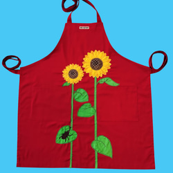 ひまわりとカブトムシのアップリケエプロン｜真夏のワンシーンを切り取った一枚｜大きめポケット付き・綿素材・選べるカラー 2枚目の画像