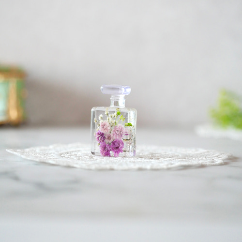 ときめきをとじこめた ミニ香水瓶のオブジェ】香水瓶置物 その他