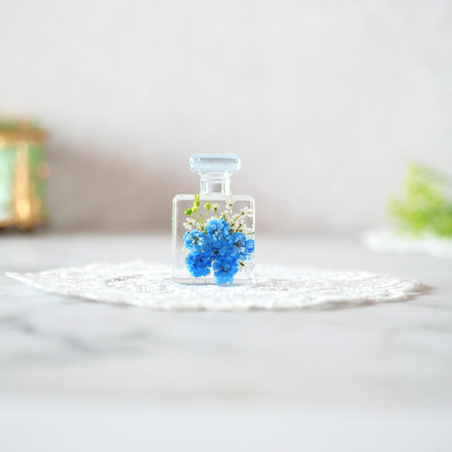 ときめきをとじこめた ミニ香水瓶のオブジェ】香水瓶置物 その他