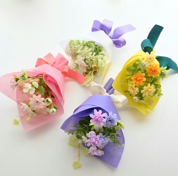 造花のミニ花束【1個からOK】 ミニブーケ  造花の花束 花束 卒業式 結婚式 パーティー  プチギフト　No.2 1枚目の画像