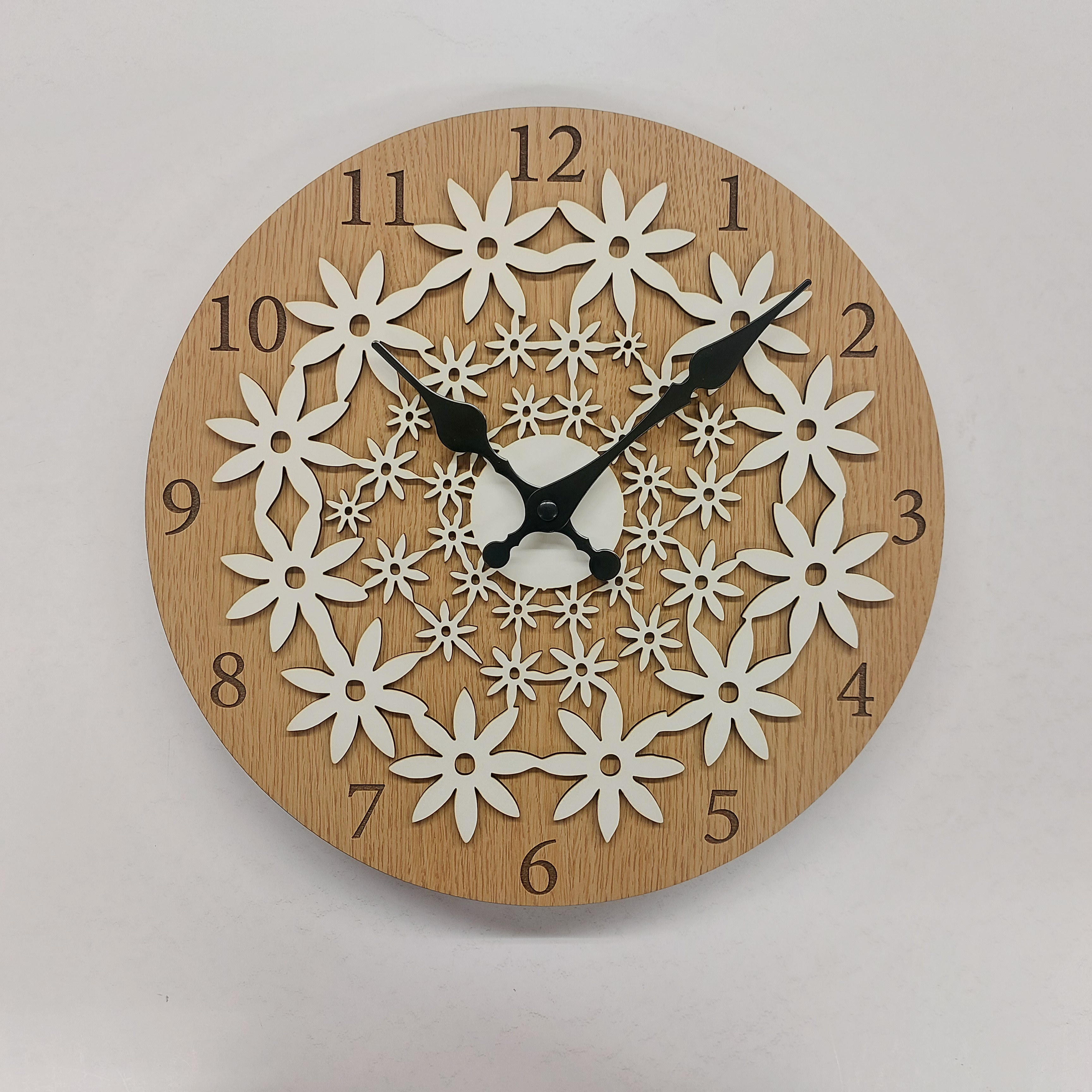 【期間限定値下げ3000円引き】北欧風　花柄模様①デザイン木製掛け時計　静音タイプ