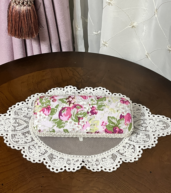 メガネケース  美しい絵柄　イギリス　ラベルピエス　チェリー柄　大人可愛い　 1枚目の画像