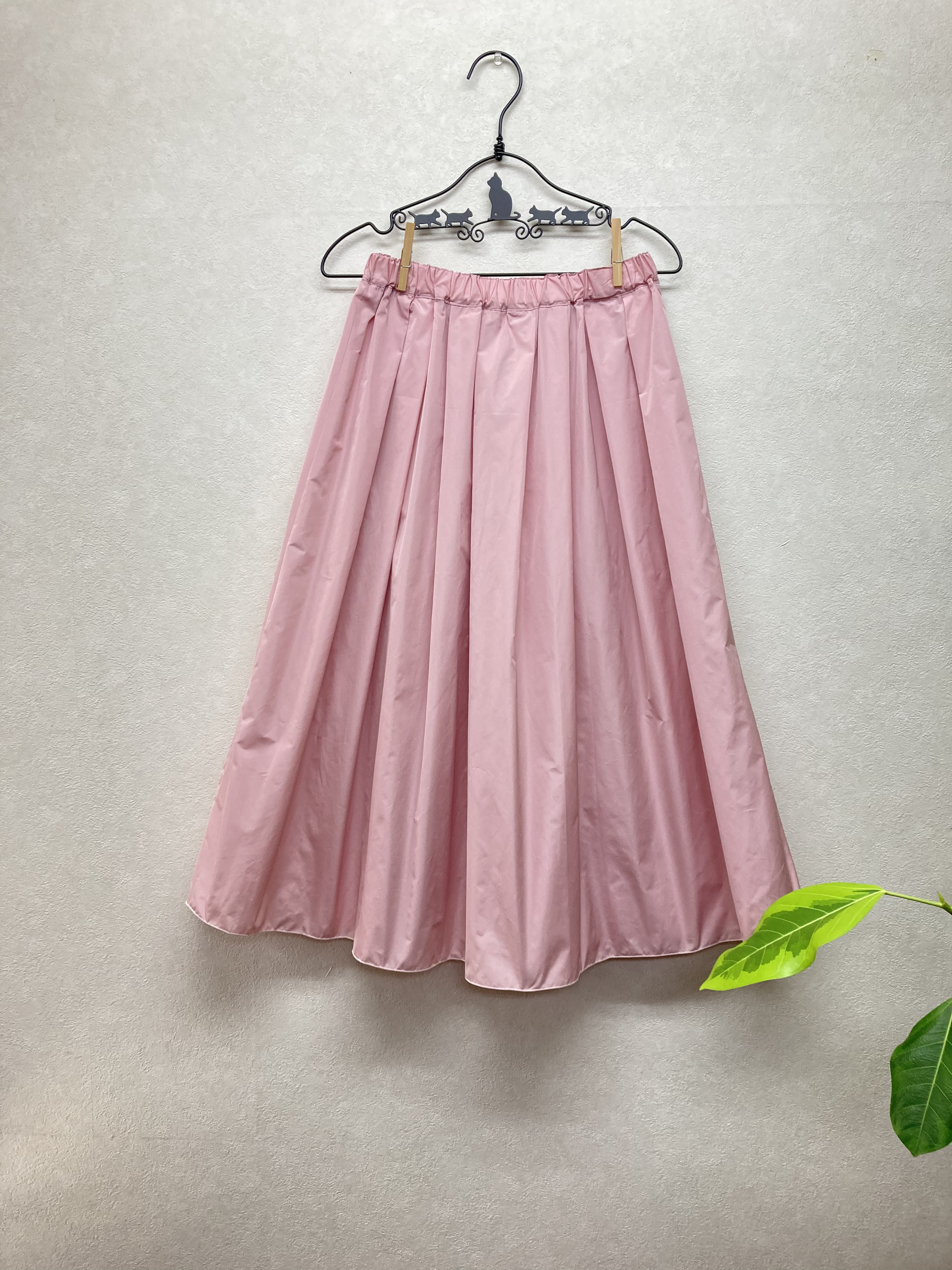 タフタのシンプルシルエットのタックスカート＊ピンク＊