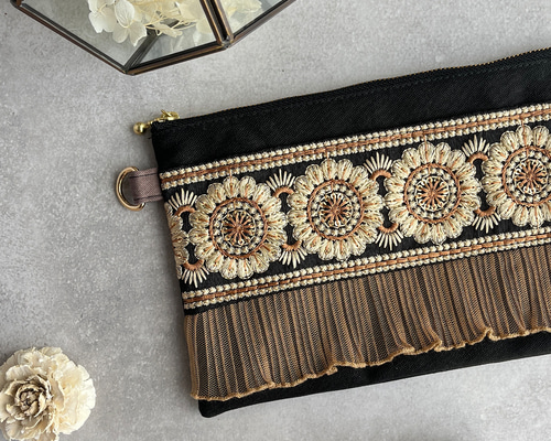 インド刺繍リボンのショルダーにもなるポーチ ショルダーバッグ