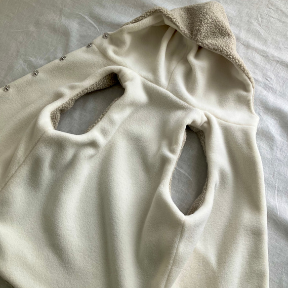 こつぶボア×フリース　フードベスト　ライトサンド×オフ 7枚目の画像