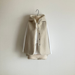 こつぶボア×フリース　フードベスト　ライトサンド×オフ 9枚目の画像