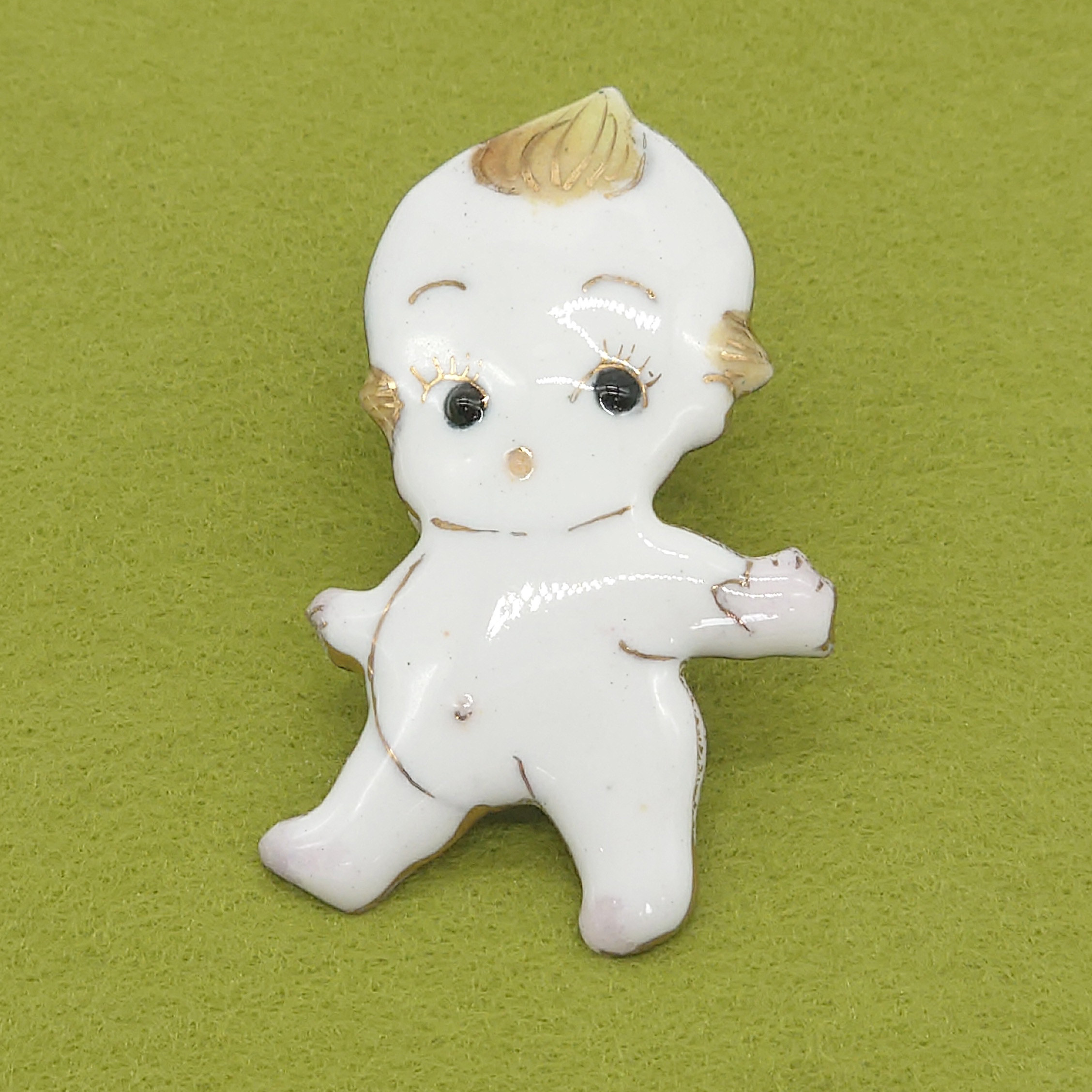 キューピー(A)の七宝焼ブローチ[受注制作] 4,235円