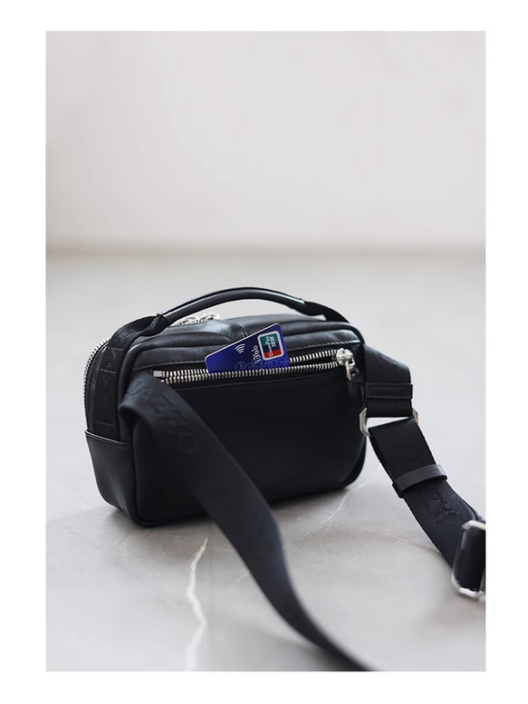 小巧卻容量十足！真皮迷你斜背包/男女通用，兩用，可斜挎 第6張的照片