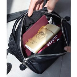 小巧卻容量十足！真皮迷你斜背包/男女通用，兩用，可斜挎 第13張的照片