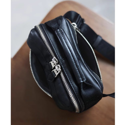 小巧卻容量十足！真皮迷你斜背包/男女通用，兩用，可斜挎 第10張的照片