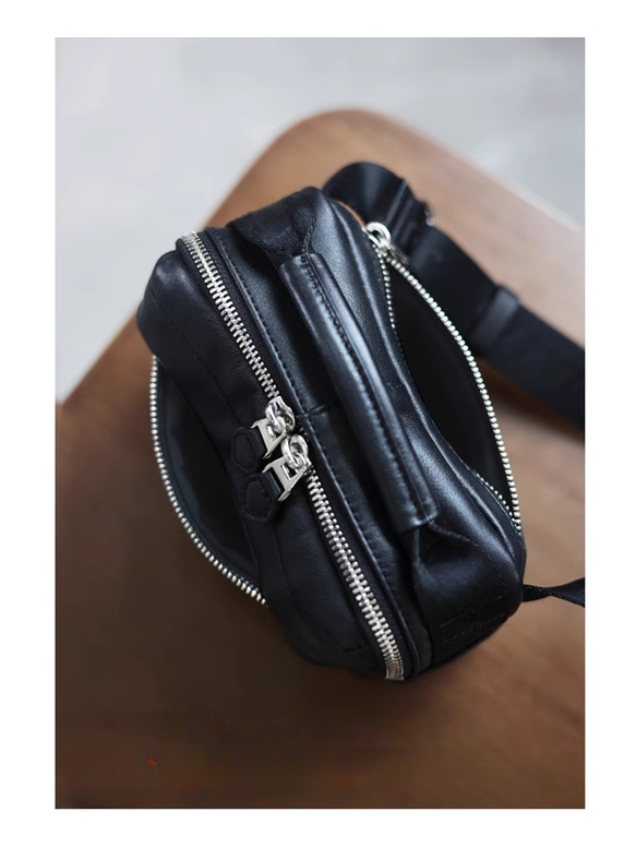 小巧卻容量十足！真皮迷你斜背包/男女通用，兩用，可斜挎 第10張的照片