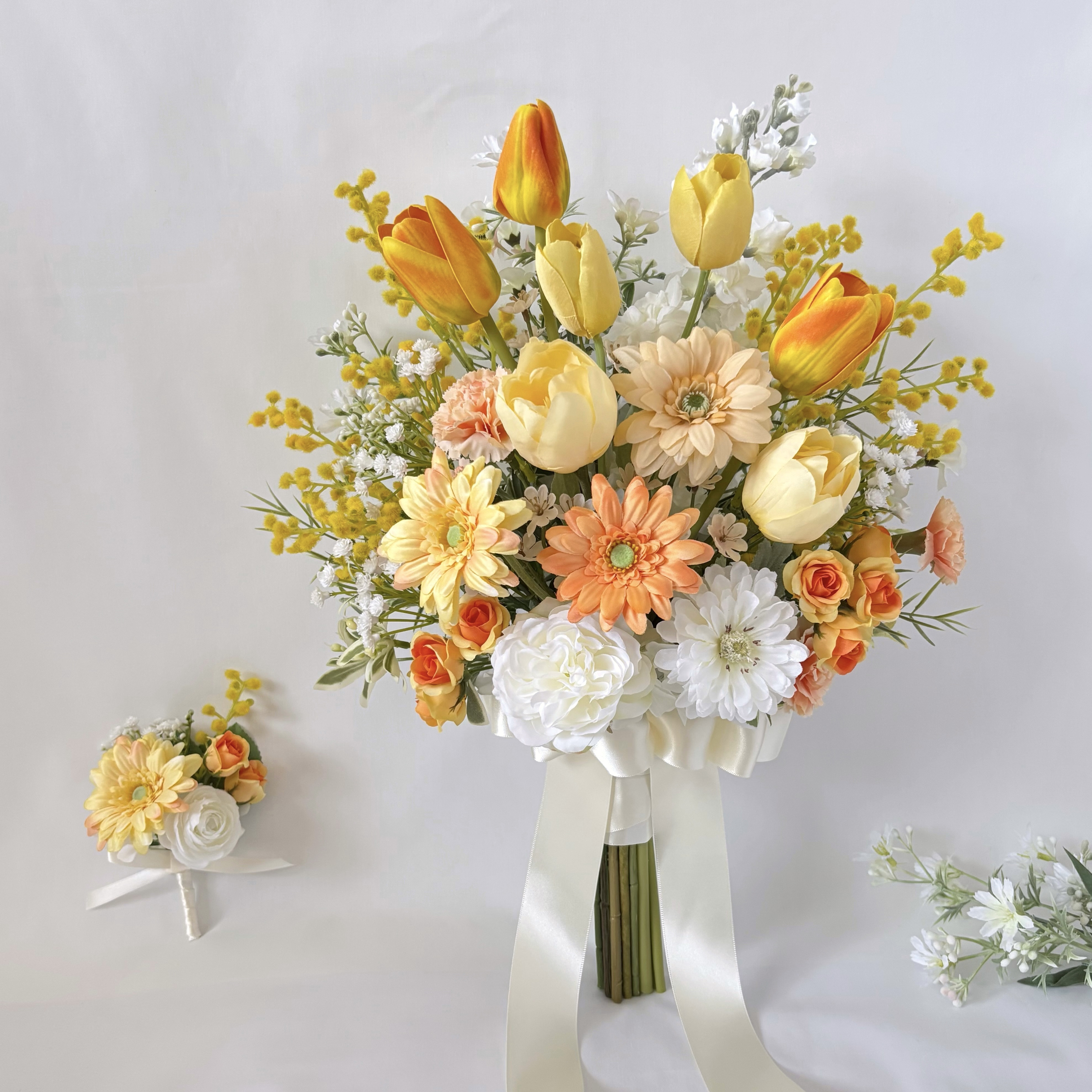 【受注再販】ガーベラ と チューリップ のガーデン風 クラッチブーケ（造花・ウェディング・結婚式・前撮り・フォト・ブーケ