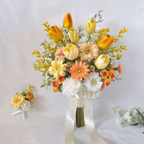 受注再販】ガーベラ と チューリップ のガーデン風 クラッチブーケ