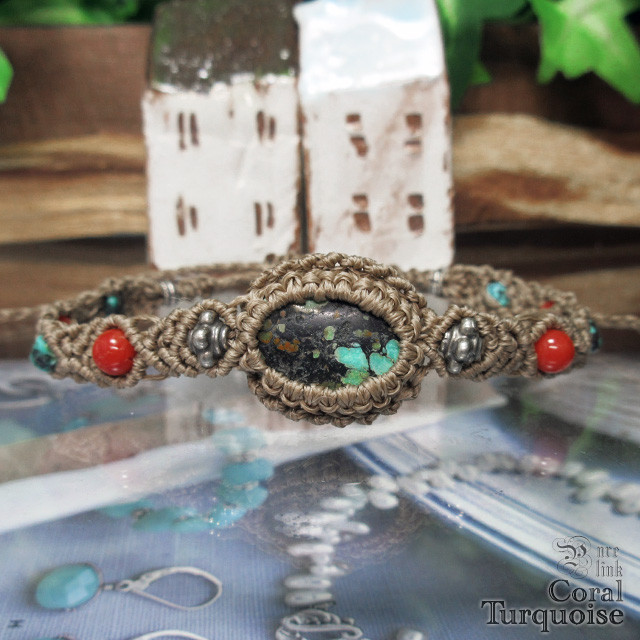 邪を退ける魔石『ターコイズ・トルコ』本珊瑚マクラメ編ハンドメイドブレスレット