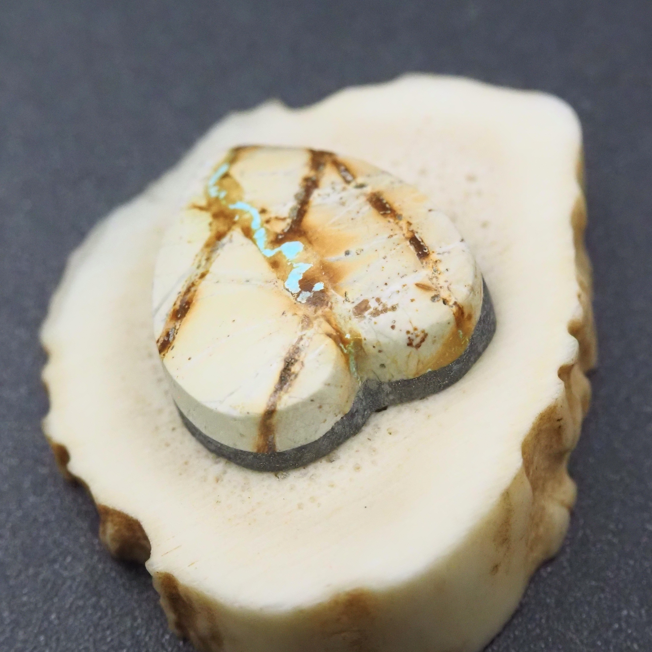 16,4ct Royston Turquoise ロイストン リボンターコイズ R-84 ハート ルース 天然石