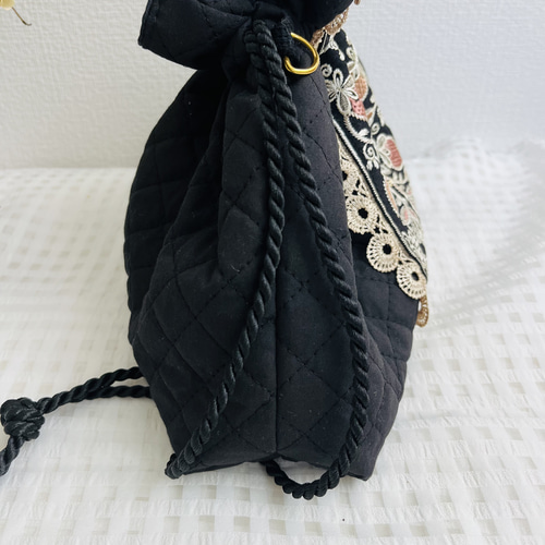 ちょこ　インド刺繍ホワイト　ショルダーバッグ2way ハンドメイド ちょこ様専用 インド刺繍ホワイト ショルダーバッグ2way