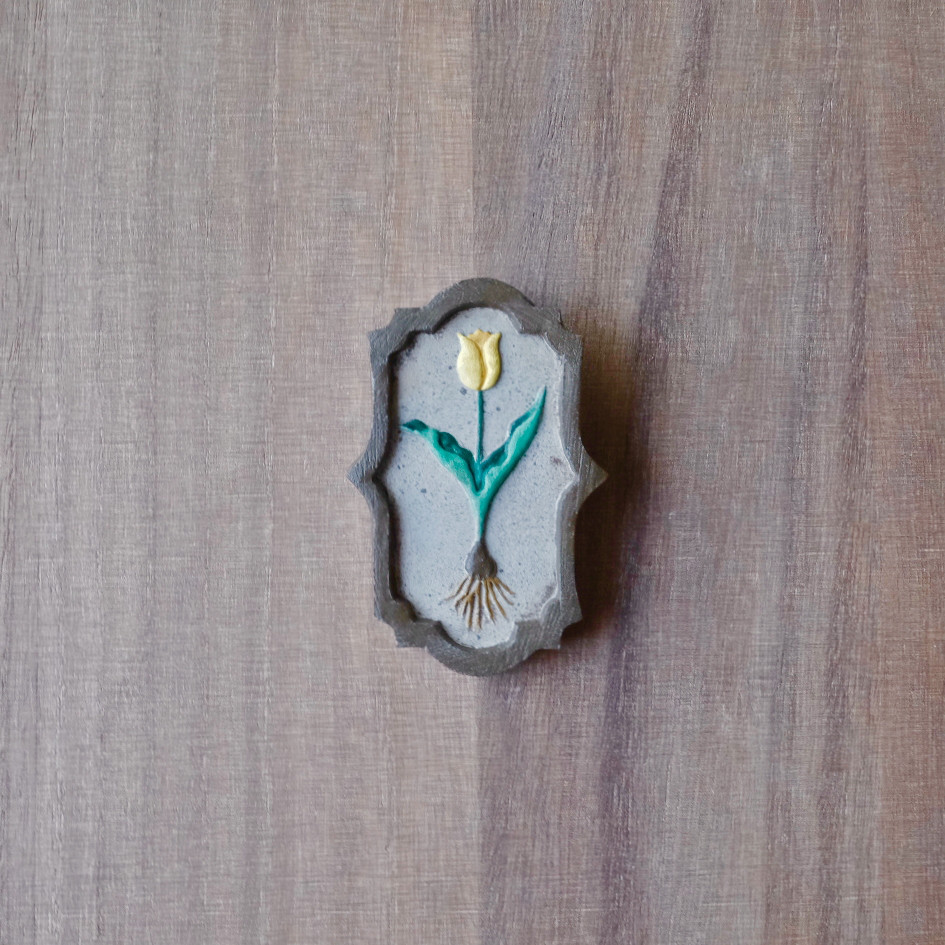 額縁ブローチ　チューリップ