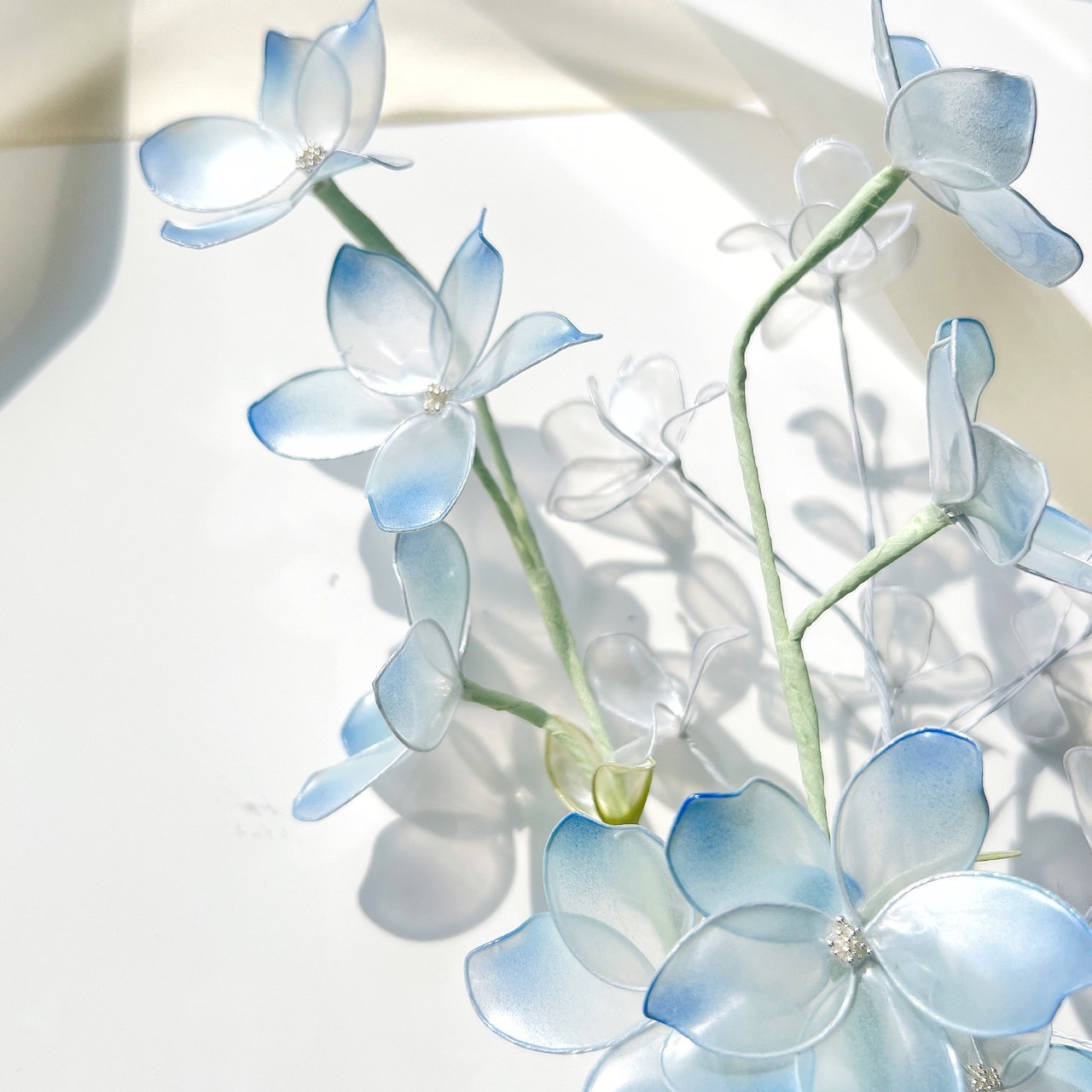 【お得なブーケ】デルフォニウムとカスミソウのブーケ ５本セット　b2028