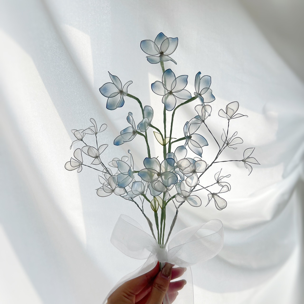 【お得なブーケ】デルフォニウムとカスミソウのブーケ ５本セット　b2028