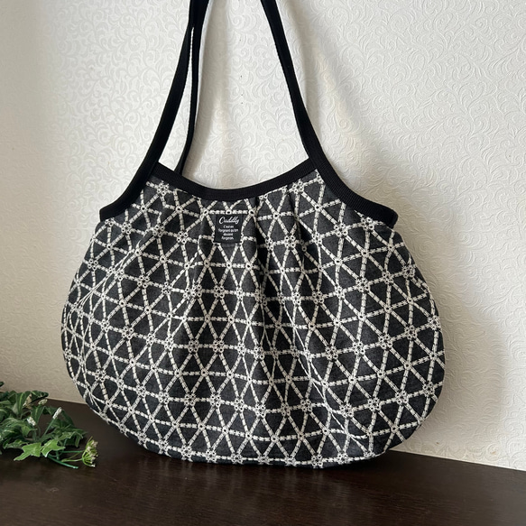 ★高級レース生地グラニーバック  軽いバッグ　肩掛けショルダーバッグ★ 2枚目の画像