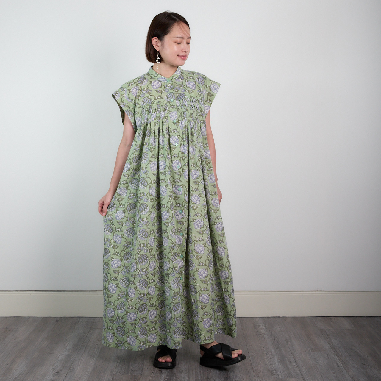 蒸し暑い時期にサラサラしたインド綿 ブロックプリントピンタックギャザーワンピース　グリーン 0738GR