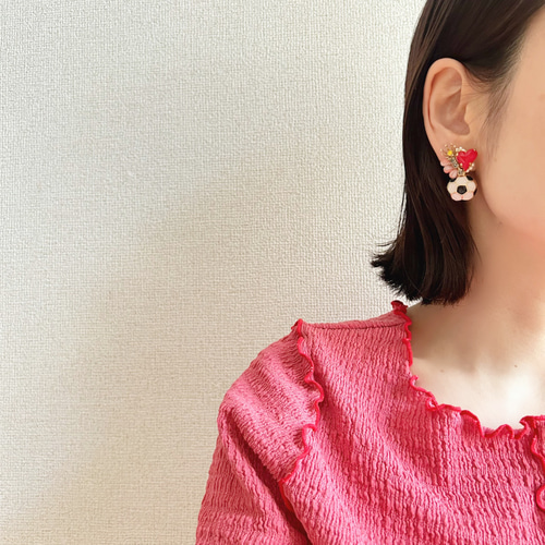 サッカーボールのイヤリング【夏・大人可愛い・遊び心・レッド・ハート