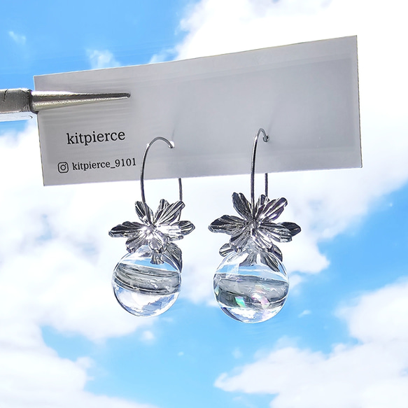 【1196】ガラスドームのピアスイヤリング シルバーフラワー×ウォーターイン オーロラガラスドームピアス