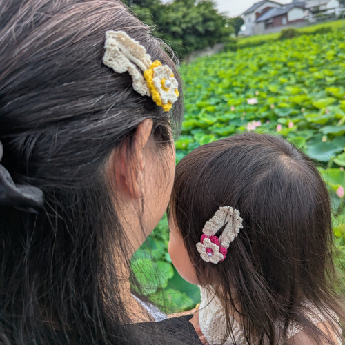 手編みお花のパッチンピン(青） ヘアクリップ・バナナクリップ Julies