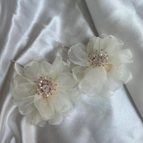 ふわふわ シフォン フラワー 大ぶり ピアス ビッグ ウェディング