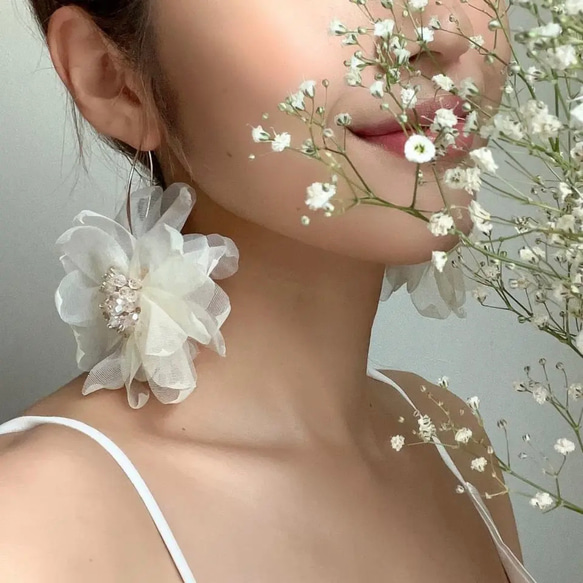 ふわふわ シフォン フラワー 大ぶり ピアス ビッグ ウェディング