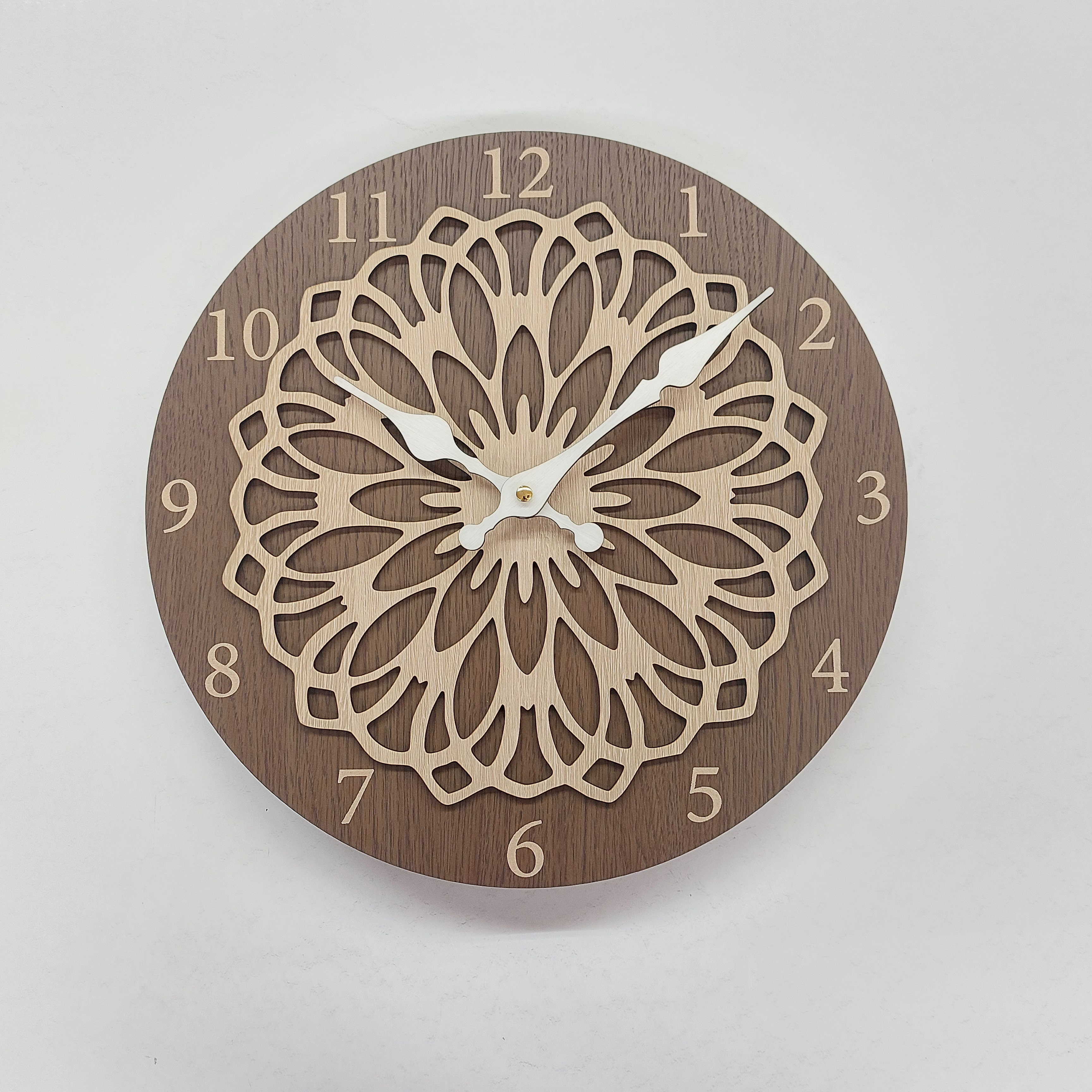 【期間限定値下げ3000円引き】北欧風　花柄幾何学模様デザイン木製掛け時計　茶色　静音タイプ