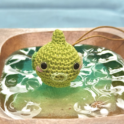 あみぐるみ　ほのぼのレトロなコロパンダたんのストラップ♡ 受注生産】おとぼけ顔のダンゴウオストラップ⭐︎あみぐるみ