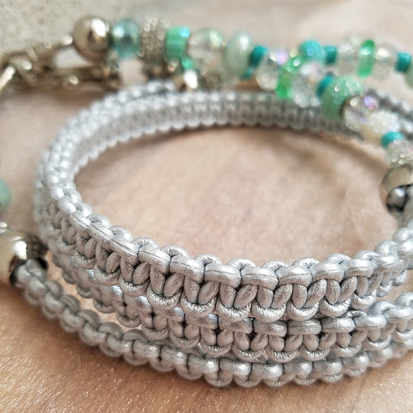 革編みビーズリード[ミントキャンディー革色シルバー]30kgまでのワンちゃん用　2way バギー飛出し防止 4枚目の画像