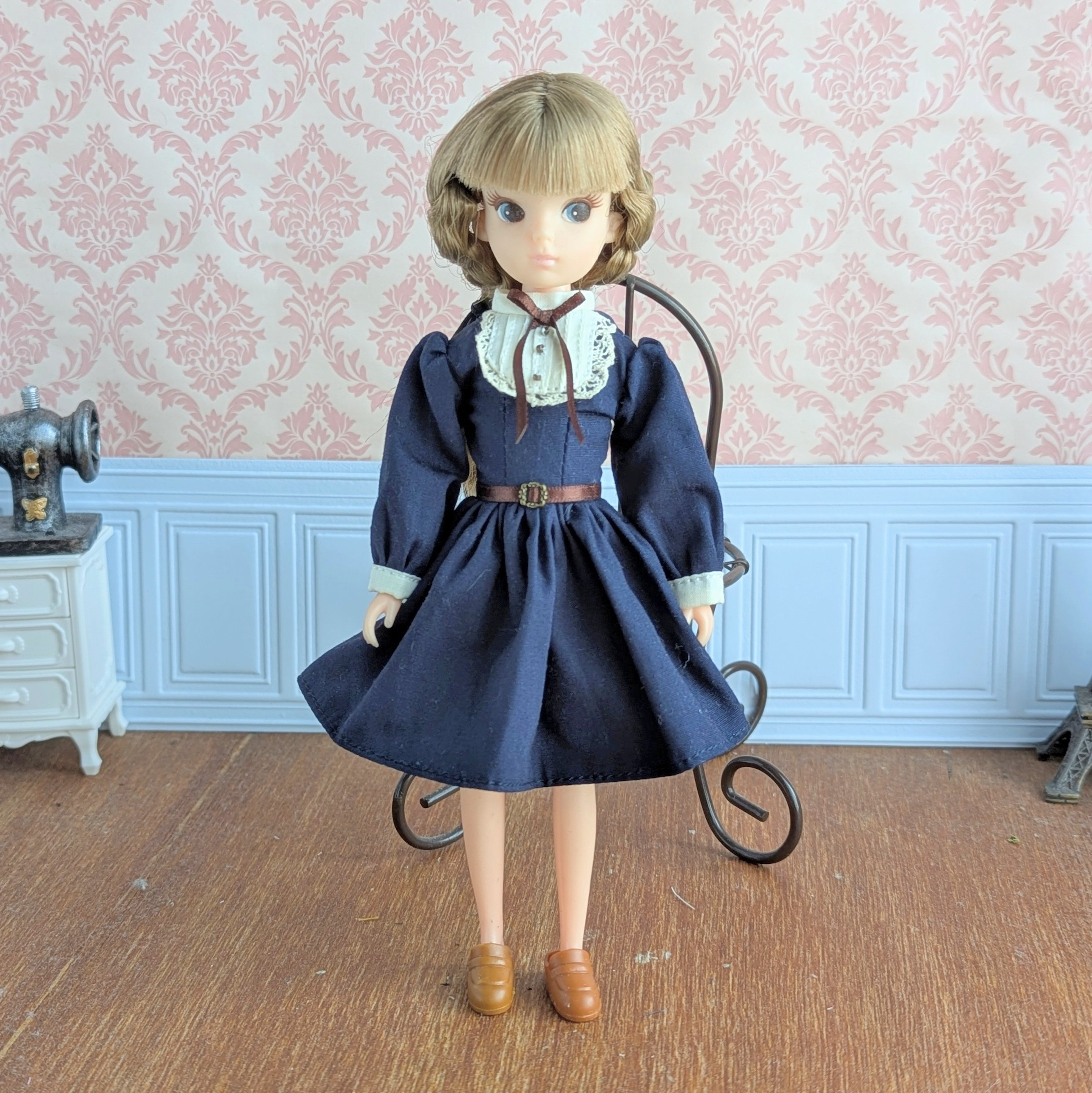 492.イチゴ柄のクラシカルワンピース・黒 ※復刻版初代リカちゃん 492.イチゴ柄のクラシカルワンピース・黒 ※復刻版初代リカちゃん