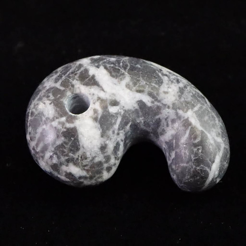 近江多賀石 34mm 勾玉 13.6g #88760 天然石 榎本通商 通販 19624870