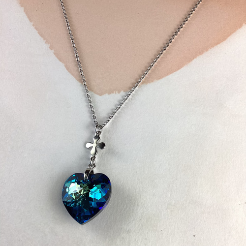 スワロフスキー#6215、18mnダイヤカットハートペンダント〜バミューダ