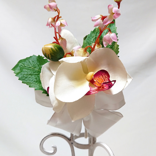 〈アーティフィシャルフラワー〉胡蝶蘭ブーケ 胡蝶蘭（コチョウラン）のキャスケードブーケ【アーティ