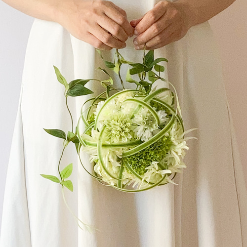 緑たっぷりボールブーケ／アーティフィシャルフラワー／ウェディング