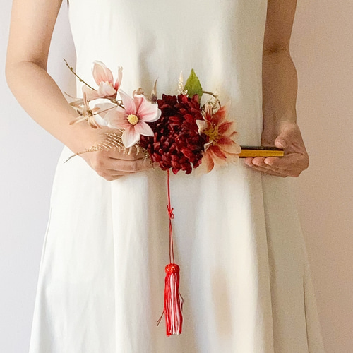 マムとマグノリアの末広ブーケ／アーティフィシャルフラワー