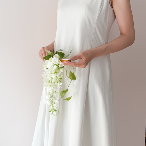 藤の純白末広ブーケ／アーティフィシャルフラワー／ウェディングブーケ