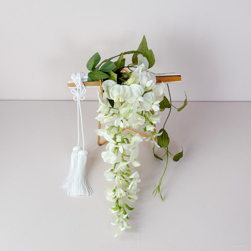 藤の純白末広ブーケ／アーティフィシャルフラワー／ウェディングブーケ
