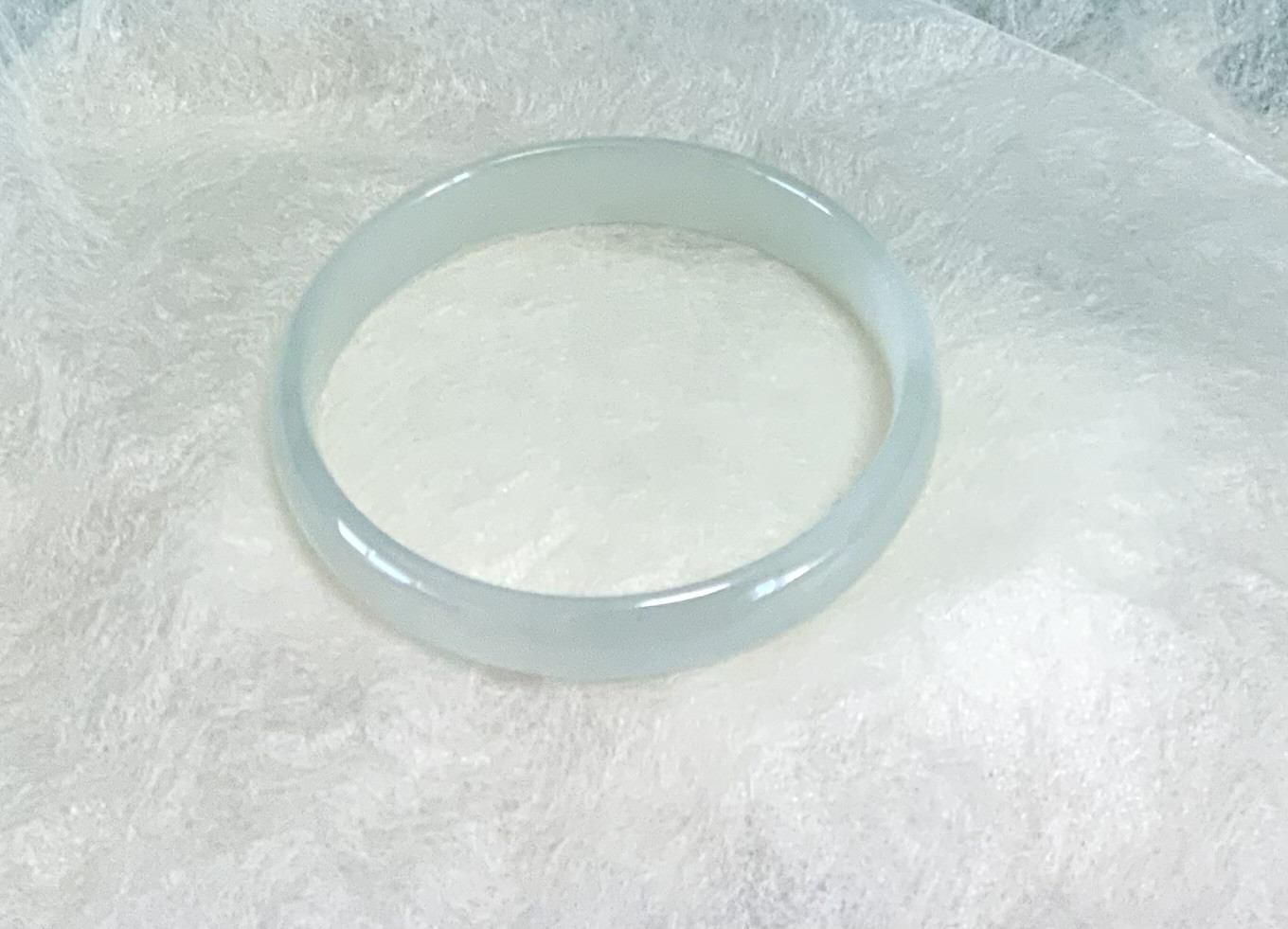 ミャンマー産　透明ホワイト翡翠バングル