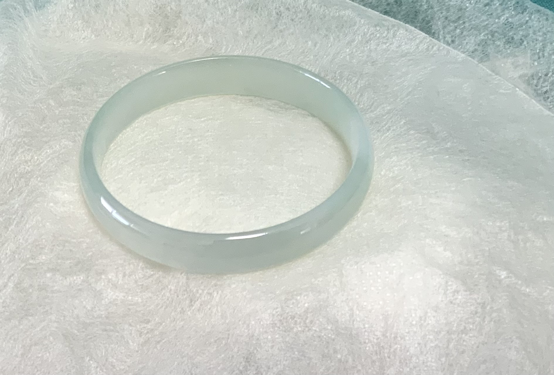 ミャンマー産　透明ホワイト翡翠バングル