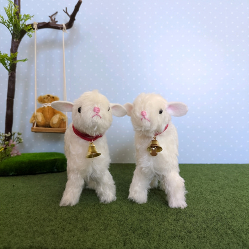 再販【ヤギのぬいぐるみ】雪のような白さ — ベルを携えたドイツ製