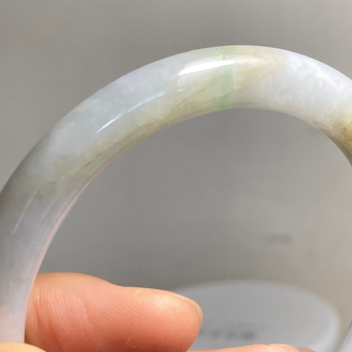 BG9-39 訳あり処分品 糯種 57.0mm 白緑 ミャンマー産 A貨 本翡翠