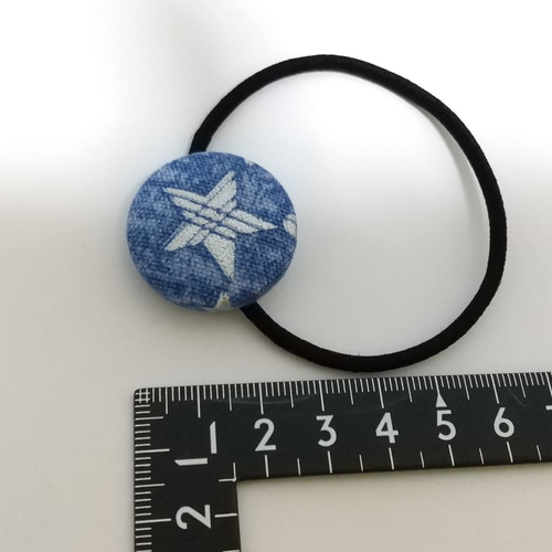 北欧風くるみボタン2個セット　ヘアゴム　キッズ　リボン　ちょう　キルマ　グレー 北欧風くるみボタン2個セット ヘアゴム キッズ リボン ちょう