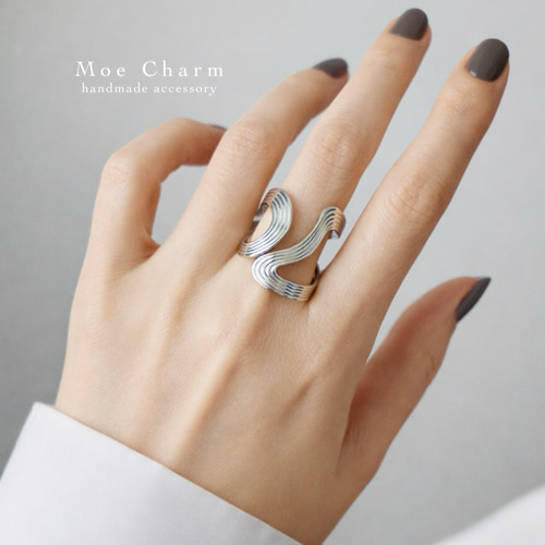 新作 ☪︎*。꙳】ユニセックス アシンメトリーデザインリング シルバー