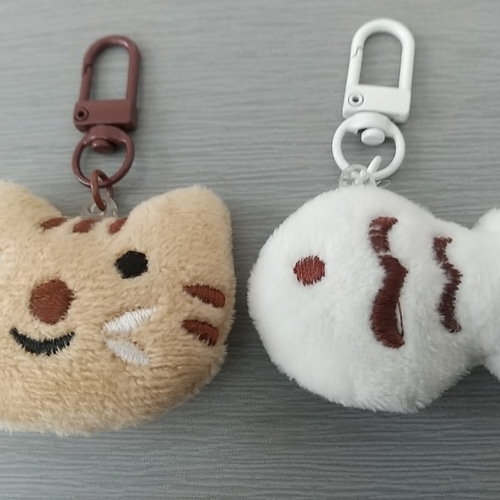 ネコとお魚ぬいぐるみキーホルダー☆バッグチャーム/サバトラ