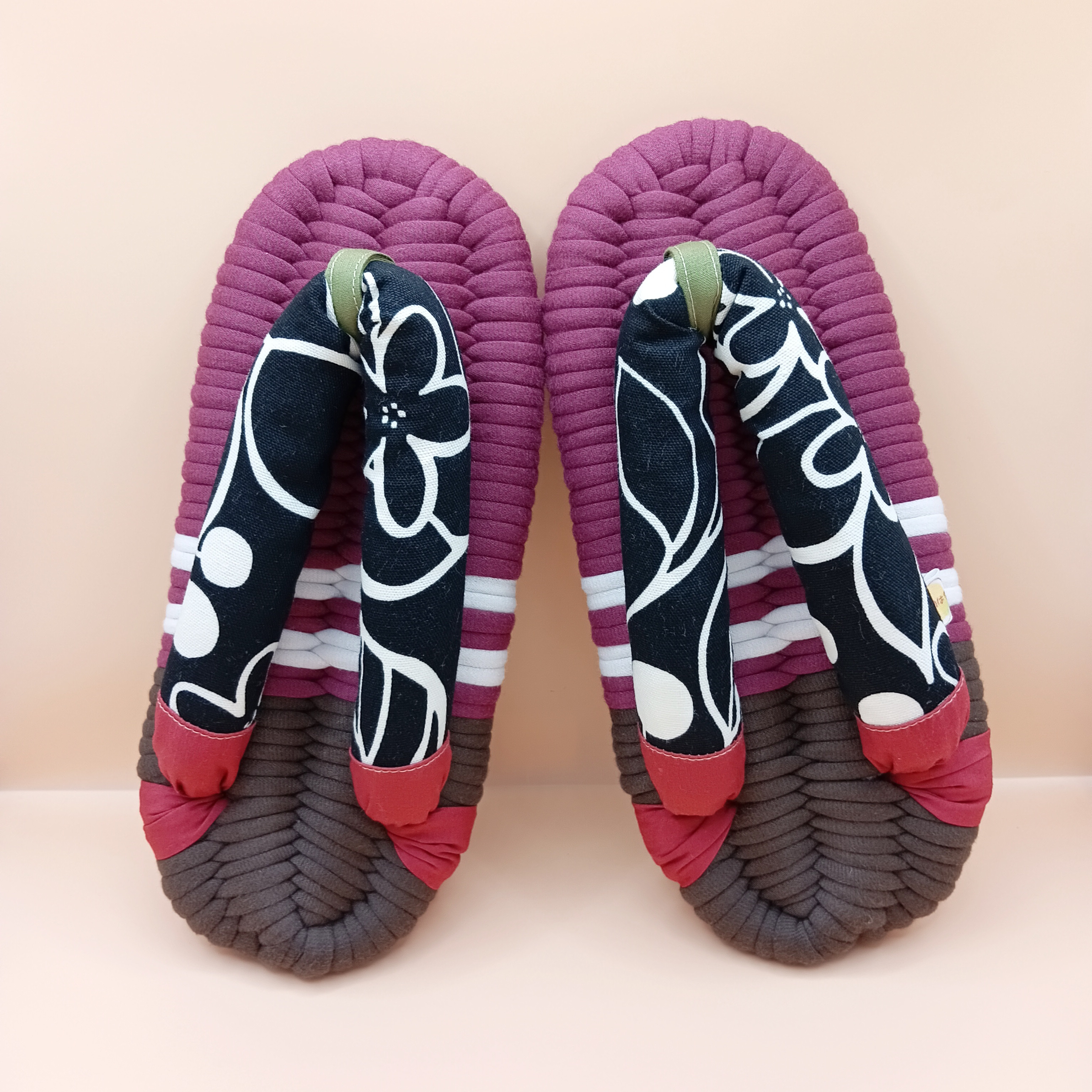 布ぞうり  Mサイズ あずき  黒花 ルームシューズ  スリッパ 布草履 プレゼント ギフト